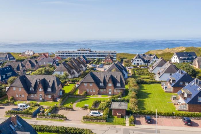Sylt 4 Zimmer Ferienwohnung  | Maisonette  Haus Claas - Seaside Suite in Im Grund 28a, Wenningstedt