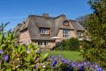 Appartement-Vermietung Bals - Friesenhaus Meerzeit - Am Denghoog 3c | 2 | Sylt | Wenningstedt, Hausteil unter Reet für 7 Personen mit 4 Schlafzimmer, 5 Badezimmer, Gäste WC, ca. 195 m2, Grundstück ca. 0 m2