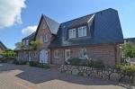 Appartement-Vermietung Bals -  - Friesenring 21 | Wohnung 7 | Sylt | Wenningstedt, 2-Zimmer-OG-Wohnung  | Maisonette für 2 Personen mit 1 Schlafzimmer, 1 Badezimmer, Gäste WC, ca. 55 m2, Grundstück ca. 0 m2