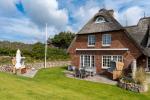 Appartement-Vermietung Bals - Lütt Witt Hingst - Im Grund 18a | Sylt | Wenningstedt, Reetdachhaus für 3 Personen mit 2 Schlafzimmer, 2 Badezimmer, Gäste WC, ca. 116 m2, Grundstück ca. 0 m2