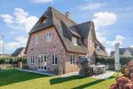 Appartement-Vermietung Bals -  - Westerlandstraße 12a | Sylt | Wenningstedt, Reetdachhaus für 7 Personen mit 4 Schlafzimmer, 4 Badezimmer, Gäste WC, ca. 180 m2, Grundstück ca. 0 m2