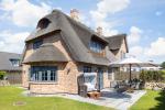 Appartement-Vermietung Bals -  - Friesenweg 6b | Sylt | Wenningstedt, Reetdachhaus für 6 Personen mit 4 Schlafzimmer, 3 Badezimmer, Gäste WC, ca. 140 m2, Grundstück ca. 0 m2
