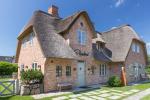 Appartement-Vermietung Bals - Plauderei - Heidekamp 18b | Sylt | Wenningstedt, Reetdachhaus für 7 Personen mit 4 Schlafzimmer, 3 Badezimmer, ca. 166 m2, Grundstück ca. 0 m2