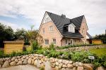 Appartement-Vermietung Bals -  - Friesische Straße 49e | Sylt | Westerland, Doppelhaushälfte für 5 Personen mit 3 Schlafzimmer, 2 Badezimmer, Gäste WC, ca. 137 m2, Grundstück ca. 0 m2
