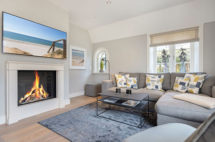 Appartement-Vermietung Bals - Friesenhaus Lorena - Strandstraße 22a | Sylt | Wenningstedt, Reetdachhaus für 7 Personen mit 4 Schlafzimmer, 4 Badezimmer, Gäste WC, ca. 155 m2, Grundstück ca. 0 m2