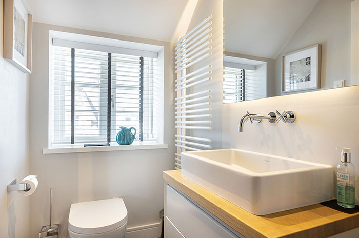 Appartement-Vermietung Bals - Friesenhaus Lorena - Strandstraße 22a | Sylt | Wenningstedt, Reetdachhaus für 7 Personen mit 4 Schlafzimmer, 4 Badezimmer, Gäste WC, ca. 155 m2, Grundstück ca. 0 m2
