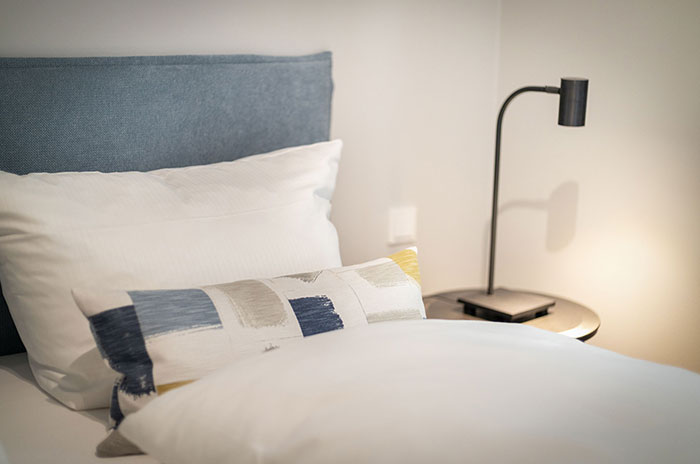 Appartement-Vermietung Bals - Friesenhaus Lorena - Strandstraße 22a | Sylt | Wenningstedt, Reetdachhaus für 7 Personen mit 4 Schlafzimmer, 4 Badezimmer, Gäste WC, ca. 155 m2, Grundstück ca. 0 m2