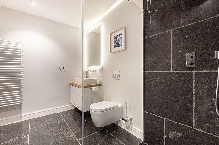 Appartement-Vermietung Bals - Friesenhaus Lorena - Strandstraße 22a | Sylt | Wenningstedt, Reetdachhaus für 7 Personen mit 4 Schlafzimmer, 4 Badezimmer, Gäste WC, ca. 155 m2, Grundstück ca. 0 m2