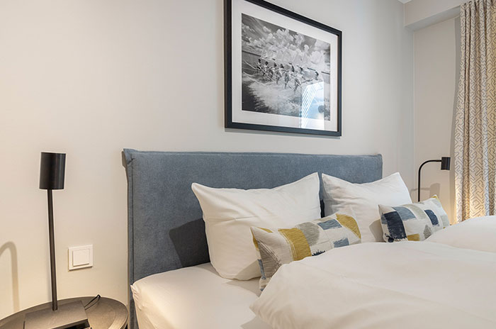 Appartement-Vermietung Bals - Friesenhaus Lorena - Strandstraße 22a | Sylt | Wenningstedt, Reetdachhaus für 7 Personen mit 4 Schlafzimmer, 4 Badezimmer, Gäste WC, ca. 155 m2, Grundstück ca. 0 m2