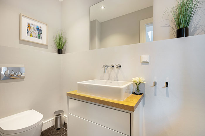 Appartement-Vermietung Bals - Friesenhaus Lorena - Strandstraße 22a | Sylt | Wenningstedt, Reetdachhaus für 7 Personen mit 4 Schlafzimmer, 4 Badezimmer, Gäste WC, ca. 155 m2, Grundstück ca. 0 m2