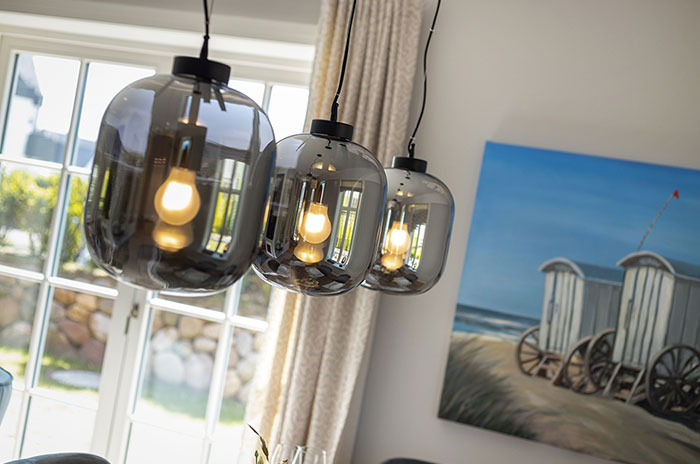 Appartement-Vermietung Bals - Friesenhaus Lorena - Strandstraße 22a | Sylt | Wenningstedt, Reetdachhaus für 7 Personen mit 4 Schlafzimmer, 4 Badezimmer, Gäste WC, ca. 155 m2, Grundstück ca. 0 m2