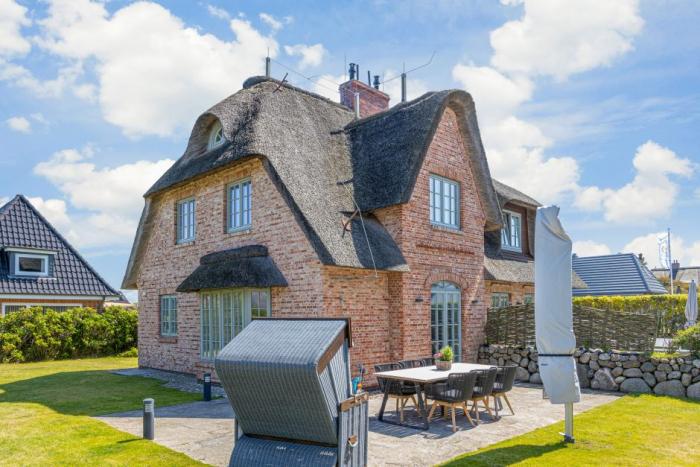 Sylt Reetdachhaus  Beachhouse in Seestra&szlig;e 16b, Wenningstedt