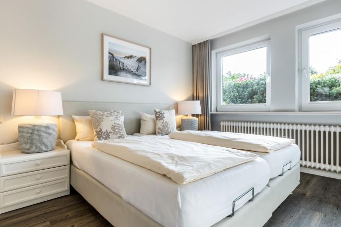 Appartement-Vermietung Bals -  - Am Friedrichshain 14 | Wohnung 1 | Sylt | Westerland, 3-Zimmer-EG-Wohnung für 4 Personen mit 2 Schlafzimmer, 2 Badezimmer, Gäste WC, ca. 100 m2, Grundstück ca. 0 m2