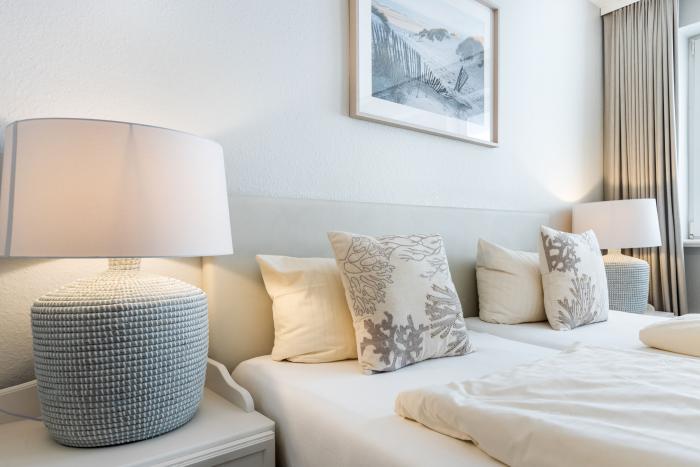 Appartement-Vermietung Bals -  - Am Friedrichshain 14 | Wohnung 1 | Sylt | Westerland, 3-Zimmer-EG-Wohnung für 4 Personen mit 2 Schlafzimmer, 2 Badezimmer, Gäste WC, ca. 100 m2, Grundstück ca. 0 m2