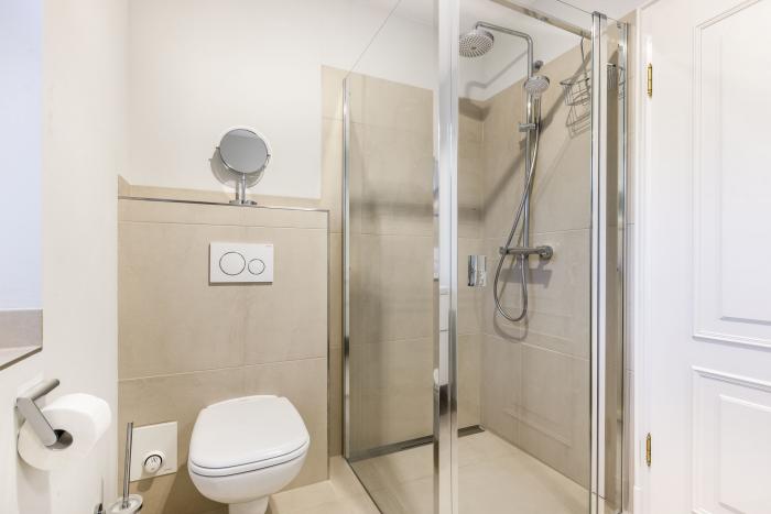 Appartement-Vermietung Bals -  - Am Friedrichshain 14 | Wohnung 1 | Sylt | Westerland, 3-Zimmer-EG-Wohnung für 4 Personen mit 2 Schlafzimmer, 2 Badezimmer, Gäste WC, ca. 100 m2, Grundstück ca. 0 m2