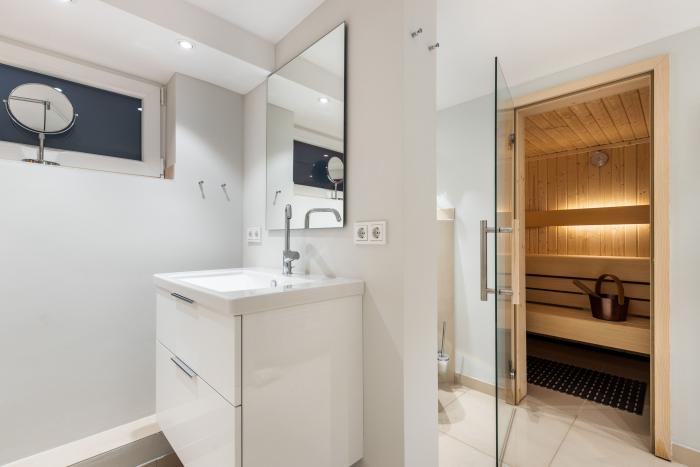 Appartement-Vermietung Bals -  - Am Friedrichshain 14 | Wohnung 1 | Sylt | Westerland, 3-Zimmer-EG-Wohnung für 4 Personen mit 2 Schlafzimmer, 2 Badezimmer, Gäste WC, ca. 100 m2, Grundstück ca. 0 m2