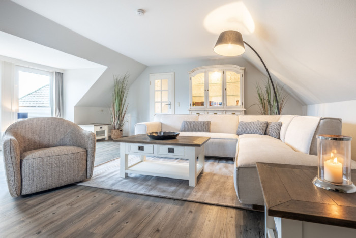 Appartement-Vermietung Bals -  - Am Friedrichshain 14 | Wohnung 2 | Sylt | Westerland, 3-Zimmer-OG-Wohnung für 4 Personen mit 2 Schlafzimmer, 1 Badezimmer, Gäste WC, ca. 90 m2, Grundstück ca. 0 m2