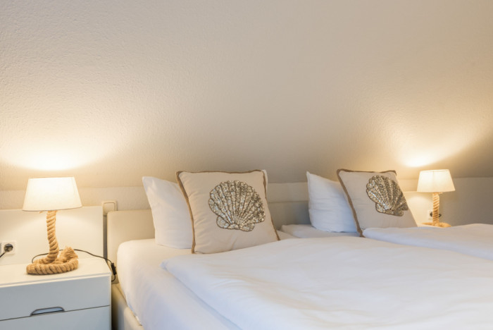 Appartement-Vermietung Bals -  - Am Friedrichshain 14 | Wohnung 2 | Sylt | Westerland, 3-Zimmer-OG-Wohnung für 4 Personen mit 2 Schlafzimmer, 1 Badezimmer, Gäste WC, ca. 90 m2, Grundstück ca. 0 m2