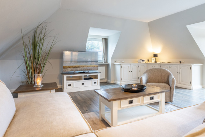Appartement-Vermietung Bals -  - Am Friedrichshain 14 | Wohnung 2 | Sylt | Westerland, 3-Zimmer-OG-Wohnung für 4 Personen mit 2 Schlafzimmer, 1 Badezimmer, Gäste WC, ca. 90 m2, Grundstück ca. 0 m2