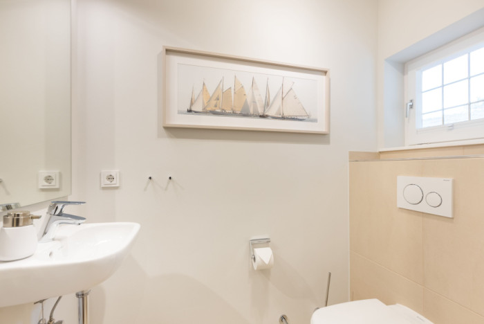 Appartement-Vermietung Bals -  - Am Friedrichshain 14 | Wohnung 2 | Sylt | Westerland, 3-Zimmer-OG-Wohnung für 4 Personen mit 2 Schlafzimmer, 1 Badezimmer, Gäste WC, ca. 90 m2, Grundstück ca. 0 m2