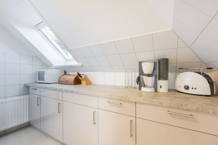 Appartement-Vermietung Bals -  - Am Friedrichshain 14 | Wohnung 2 | Sylt | Westerland, 3-Zimmer-OG-Wohnung für 4 Personen mit 2 Schlafzimmer, 1 Badezimmer, Gäste WC, ca. 90 m2, Grundstück ca. 0 m2
