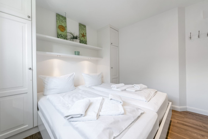 Appartement-Vermietung Bals -  - Am Friedrichshain 37 | Wohnung 3 | Sylt | Westerland, 2-Zimmer-EG-Wohnung für 2 Personen mit 1 Schlafzimmer, 1 Badezimmer, ca. 45 m2, Grundstück ca. 0 m2
