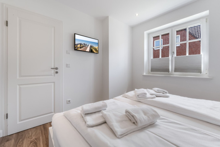 Appartement-Vermietung Bals -  - Am Friedrichshain 37 | Wohnung 3 | Sylt | Westerland, 2-Zimmer-EG-Wohnung für 2 Personen mit 1 Schlafzimmer, 1 Badezimmer, ca. 45 m2, Grundstück ca. 0 m2