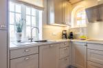 Appartement-Vermietung Bals - Residenz am Hochkamp - Haus Gröde - Hochkamp 6a | Sylt | Wenningstedt, Reetdachhaus für 6 Personen mit 3 Schlafzimmer, 2 Badezimmer, Gäste WC, ca. 149 m2, Grundstück ca. 800 m2 - Bild-12