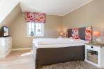 Appartement-Vermietung Bals - Residenz am Hochkamp - Haus Gröde - Hochkamp 6a | Sylt | Wenningstedt, Reetdachhaus für 6 Personen mit 3 Schlafzimmer, 2 Badezimmer, Gäste WC, ca. 149 m2, Grundstück ca. 800 m2 - Bild-16