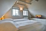 Appartement-Vermietung Bals - Friesenhaus Min Eilun - Hedigenwai 8 | Hausteil 1 | Sylt | Westerland, Hausteil unter Reet für 4 Personen mit 2 Schlafzimmer, 1 Badezimmer, Gäste WC, ca. 90 m2, Grundstück ca. 0 m2 - Bild-12