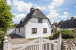 Appartement-Vermietung Bals - Friesenhaus Min Hüs - Zwischen den Hedigen 16 | Sylt | Westerland, Freistehendes Reetdachhaus für 4 Personen mit 2 Schlafzimmer, 1 Badezimmer, Gäste WC, ca. 100 m2, Garage, Grundstück ca. 600 m2 - Bild-32