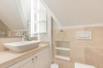 Appartement-Vermietung Bals - Friesenhaus Meerlust - Strandstraße 24 | 1 | Sylt | Wenningstedt, Hausteil unter Reet für 9 Personen mit 5 Schlafzimmer, 5 Badezimmer, Gäste WC, ca. 240 m2, Grundstück ca. 0 m2 - Bild-50