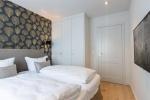 Appartement-Vermietung Bals - Wolke 7 - Maybachstraße 8a  | Wohnung 1 | Sylt | Westerland, 3-Zimmer-EG-Wohnung für 4 Personen mit 2 Schlafzimmer, 2 Badezimmer, ca. 83 m2, Garage, Fahrstuhl im Haus, Grundstück ca. 0 m2 - Bild-17
