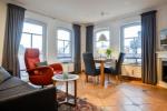 Appartement-Vermietung Bals - Stadthaus Bötticherstraße - Bötticherstraße 2 | Wohnung 3 | Sylt | Westerland, 2-Zimmer-OG-Wohnung für 2 Personen mit 1 Schlafzimmer, 1 Badezimmer, ca. 40 m2, Grundstück ca. 0 m2 - Bild-1