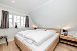 Appartement-Vermietung Bals -  - Friesenweg 6b | Sylt | Wenningstedt, Reetdachhaus für 6 Personen mit 4 Schlafzimmer, 3 Badezimmer, Gäste WC, ca. 140 m2, Grundstück ca. 0 m2 - Bild-17