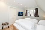 Appartement-Vermietung Bals -  - Friesenweg 6b | Sylt | Wenningstedt, Reetdachhaus für 6 Personen mit 4 Schlafzimmer, 3 Badezimmer, Gäste WC, ca. 140 m2, Grundstück ca. 0 m2 - Bild-19