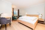 Appartement-Vermietung Bals -  - Friesenweg 6b | Sylt | Wenningstedt, Reetdachhaus für 6 Personen mit 4 Schlafzimmer, 3 Badezimmer, Gäste WC, ca. 140 m2, Grundstück ca. 0 m2 - Bild-32