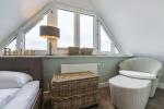 Appartement-Vermietung Bals - Sylter Quartier - Ros Hüs - Hoyerweg 10b | Haus 5.1 | Sylt | Westerland, Hausteil für 7 Personen mit 4 Schlafzimmer, 3 Badezimmer, Gäste WC, ca. 137 m2, Garage, Grundstück ca. 320 m2 - Bild-36