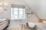 Appartement-Vermietung Bals -  - Dirk-Brodersen-Straße 10a | Sylt | Westerland, Doppelhaushälfte für 4 Personen mit 2 Schlafzimmer, 2 Badezimmer, Gäste WC, ca. 125 m2, Grundstück ca. 0 m2 - Bild-24